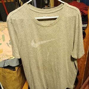 Nike Heather Gray Men's Short Sleeve Tee